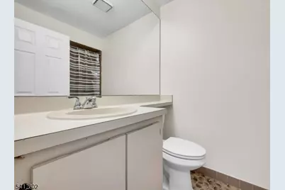 113 Heather Ct, Edison, NJ 08820 - Photo 22