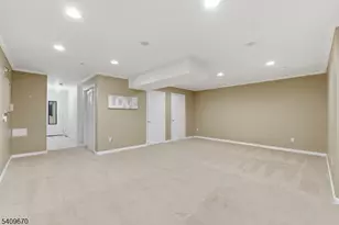 402 Dalton Ct, Denville, NJ 07834 - Photo 14