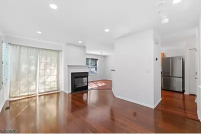402 Dalton Ct, Denville, NJ 07834 - Photo 4