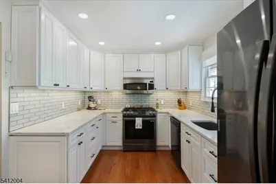 4 Birdseye Circle, Wayne Twp., NJ 07470 - Photo 10