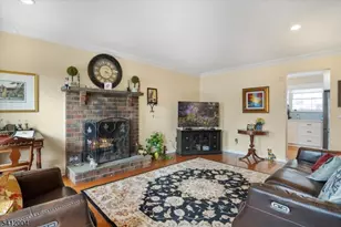 4 Birdseye Cir, Wayne Twp., NJ 07470 - Photo 14