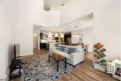 707 Station Rd, Dunellen, NJ 08812 - Photo 12