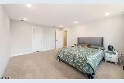 707 Station Rd, Dunellen, NJ 08812 - Photo 20