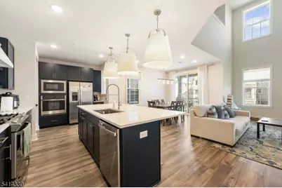 707 Station Rd, Dunellen, NJ 08812 - Photo 4