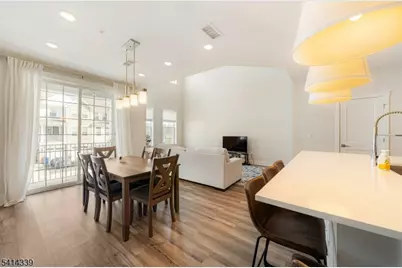 707 Station Rd, Dunellen, NJ 08812 - Photo 6