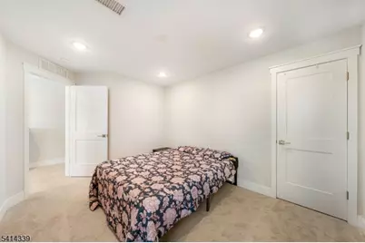 707 Station Rd, Dunellen, NJ 08812 - Photo 16