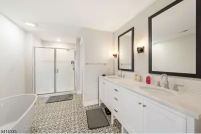 707 Station Rd, Dunellen, NJ 08812 - Photo 18