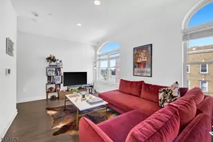 974 Summit Ave, Jersey City, NJ 07307 - Photo 10