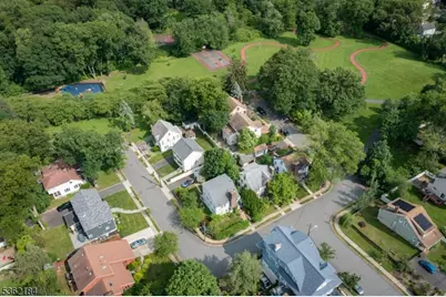 5 Canterbury Dr, Montclair, NJ 07042 - Photo 32