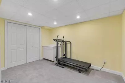 34 Stockton Ct, Parsippany, NJ 07950 - Photo 22