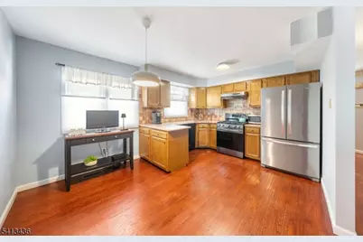 120 Parkside Dr, Union Township, NJ 07083 - Photo 8