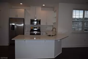 67 Veterans Wy, Morris Plains, NJ 07950 - Photo 4