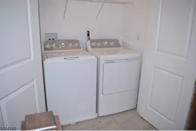 67 Veterans Way, Morris Plains, NJ 07950 - Photo 14