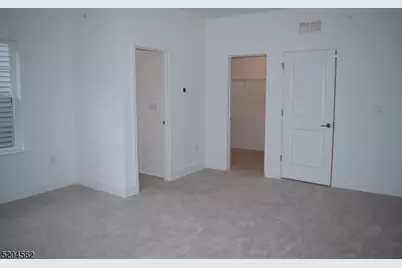 67 Veterans Way, Morris Plains, NJ 07950 - Photo 10