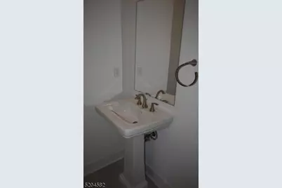 67 Veterans Way, Morris Plains, NJ 07950 - Photo 8