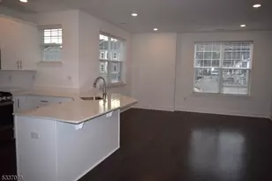 67 Veterans Wy, Morris Plains, NJ 07950 - Photo 18