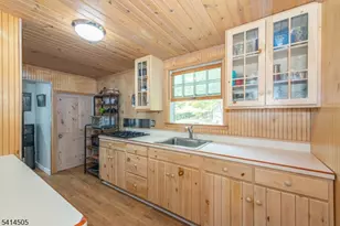 25 Lake Pochung Rd, Vernon, NJ 07461 - Photo 14