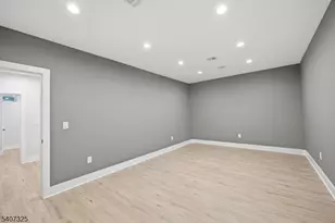 1 Breton Pl, Livingston, NJ 07039 - Photo 22