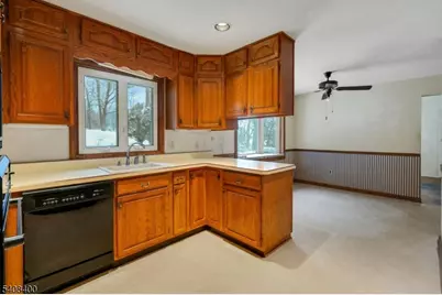 7 Manchester Dr, Hanover Township, NJ 07981 - Photo 10