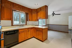 7 Manchester Dr, Hanover Township, NJ 07981 - Photo 10