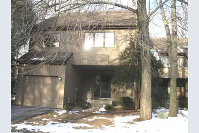 19 Robertson Ct, Morristown, NJ 07960 - Photo 1