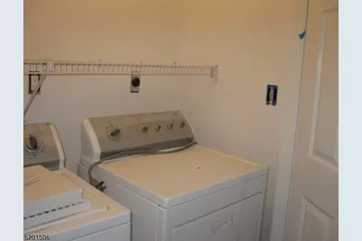 19 Robertson Ct, Morristown, NJ 07960 - Photo 16