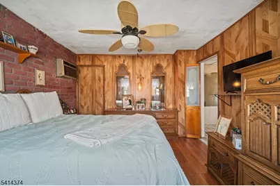 200 Page Ave, Lyndhurst Township, NJ 07071 - Photo 14