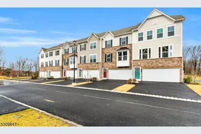 7 Peckwell St, Mount Olive, NJ 07828 - Photo 2