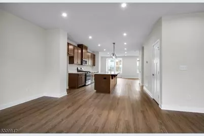 7 Peckwell St, Mount Olive, NJ 07828 - Photo 4