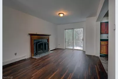 74 Camp Ln, Fairfield, NJ 07004 - Photo 8