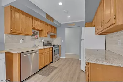 105 Newark Pompton Tpke #21, Pequannock Township, NJ 07440 - Photo 2