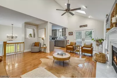 107 Valley View Trl, Sparta Township, NJ 07871 - Photo 2