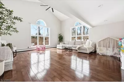 79 Melrose Dr, Chester, NJ 07930 - Photo 2