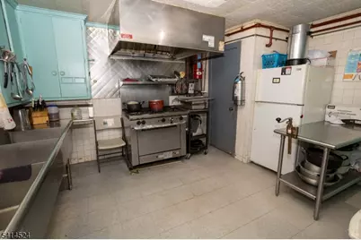 146 S Munn Ave, East Orange, NJ 07018 - Photo 12