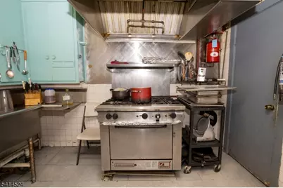 146 S Munn Ave, East Orange, NJ 07018 - Photo 14