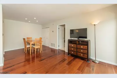 140 Sunrise Dr, Hanover Township, NJ 07981 - Photo 6