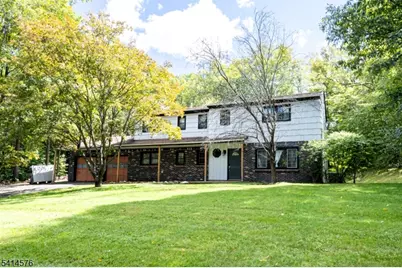 5 Beaver Brook Dr, Vernon, NJ 07461 - Photo 2