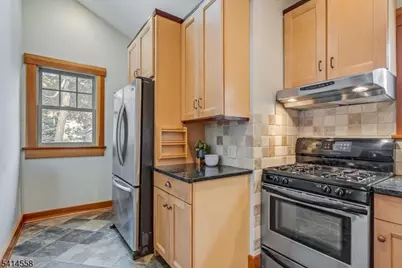 15 Garfield Pl, Montclair, NJ 07043 - Photo 12