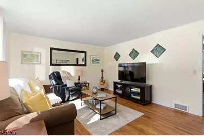 103 W Sunset Blvd, Andover Township, NJ 07860 - Photo 6