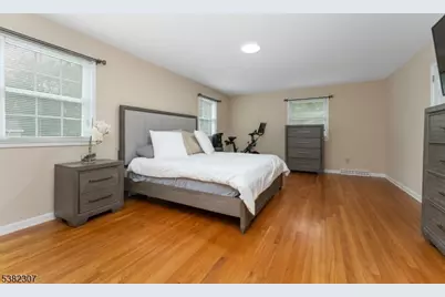 25 Fawn Dr, Raritan Township, NJ 08822 - Photo 24