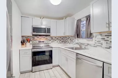 352A N Oraton Pkwy, East Orange, NJ 07017 - Photo 10