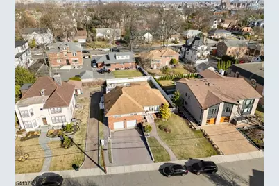 1070 Cumbermeade Rd, Fort Lee, NJ 07024 - Photo 8