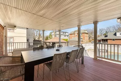 1070 Cumbermeade Rd, Fort Lee, NJ 07024 - Photo 12