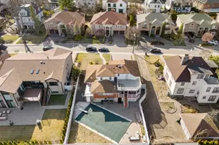 1070 Cumbermeade Rd, Fort Lee, NJ 07024 - Photo 6