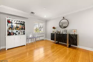 1070 Cumbermeade Rd, Fort Lee, NJ 07024 - Photo 14