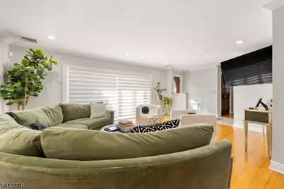 1070 Cumbermeade Rd, Fort Lee, NJ 07024 - Photo 14