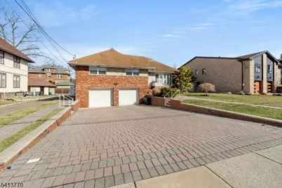 1070 Cumbermeade Rd, Fort Lee, NJ 07024 - Photo 2