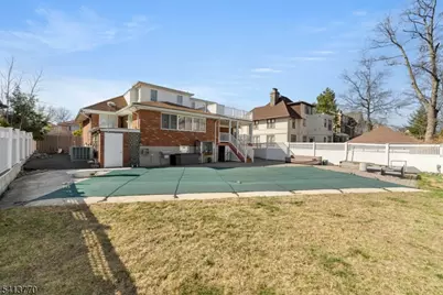 1070 Cumbermeade Rd, Fort Lee, NJ 07024 - Photo 18