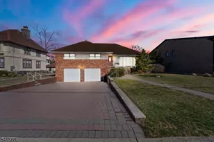 1070 Cumbermeade Rd, Fort Lee, NJ 07024 - Photo 38