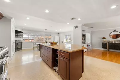 1070 Cumbermeade Rd, Fort Lee, NJ 07024 - Photo 6